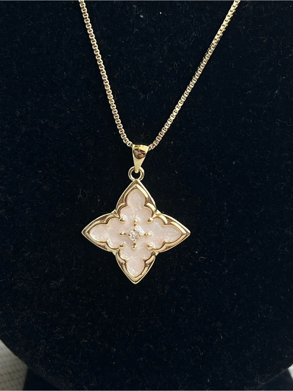 🩷- Gold Chain Necklace with beige and swirl accents diamond shaped  Pendant